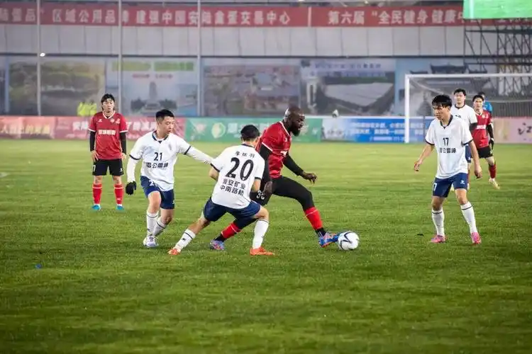 欧联杯：阿森纳 VS 勒沃库森